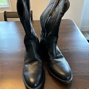Cody James leather western/cowboy boots